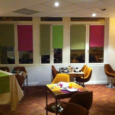 Logis Hotel De France Restaurant Le Lucullus Монморійон Екстер'єр фото
