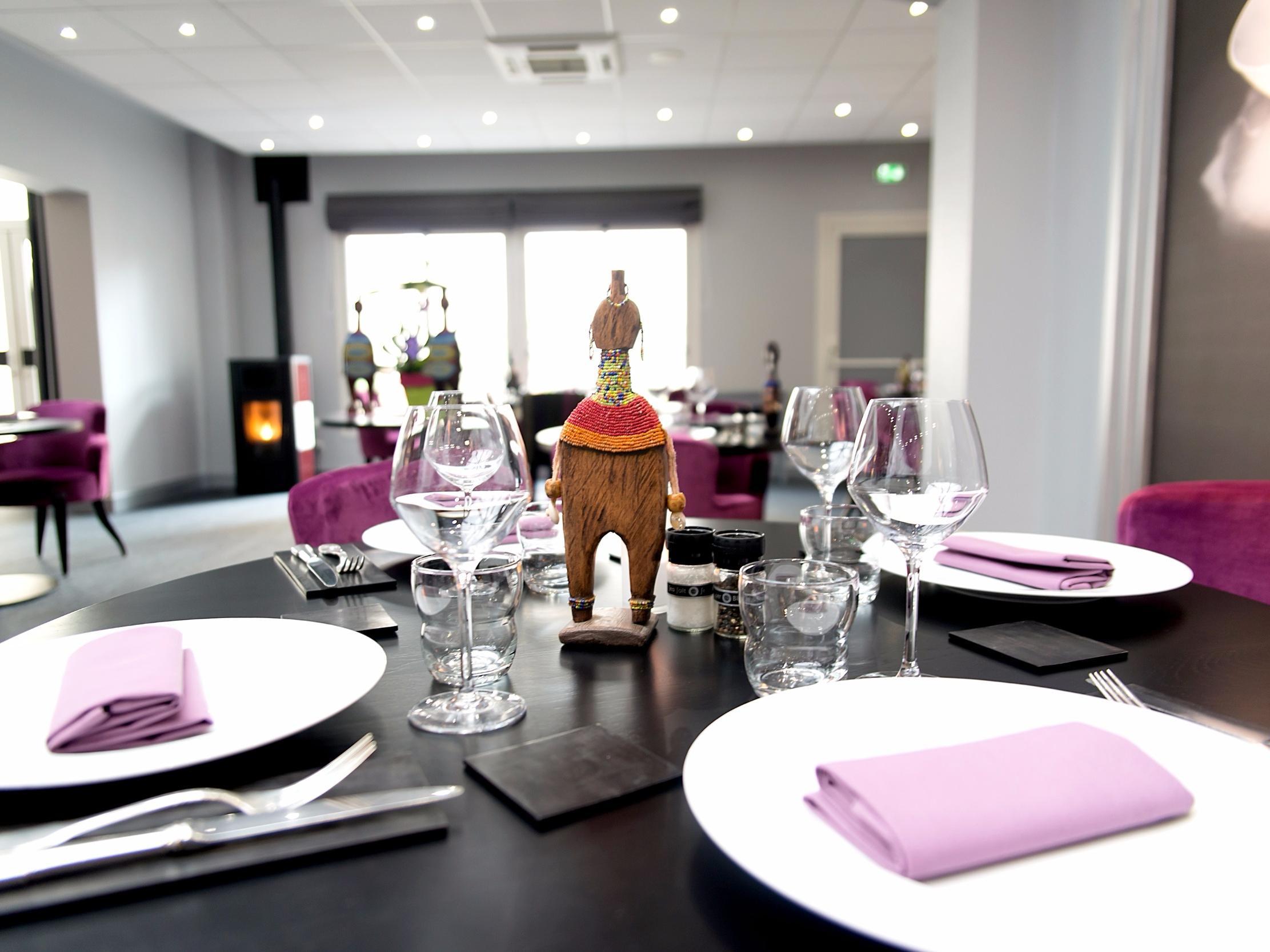Logis Hotel De France Restaurant Le Lucullus Монморійон Екстер'єр фото