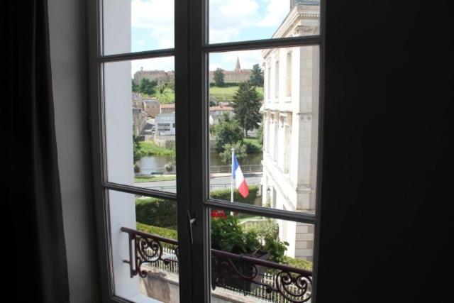 Logis Hotel De France Restaurant Le Lucullus Монморійон Номер фото