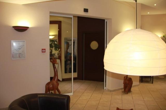 Logis Hotel De France Restaurant Le Lucullus Монморійон Екстер'єр фото