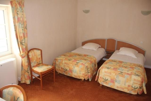 Logis Hotel De France Restaurant Le Lucullus Монморійон Номер фото